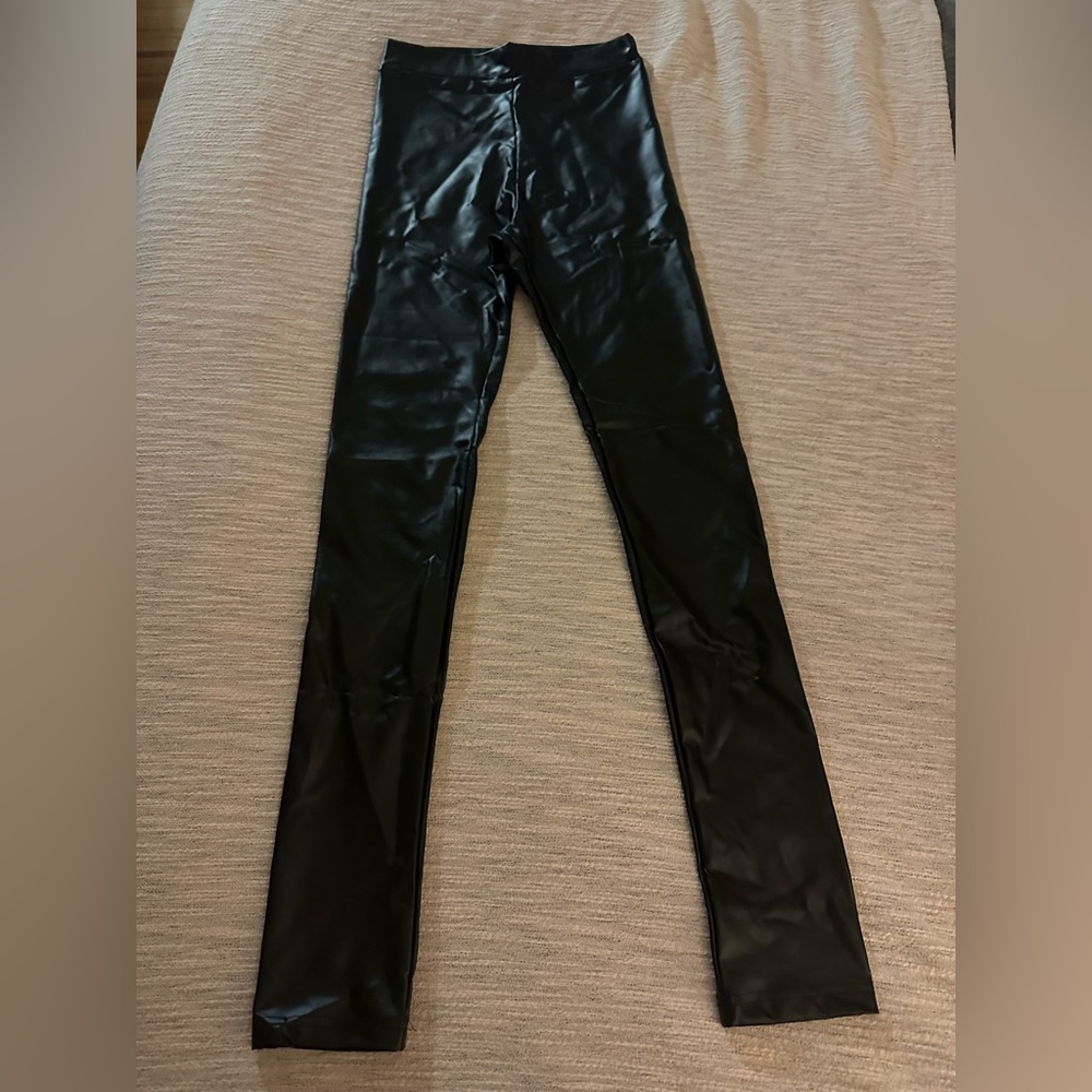Lulu’s Vegan Leather Leggings - Picture 9 of 9